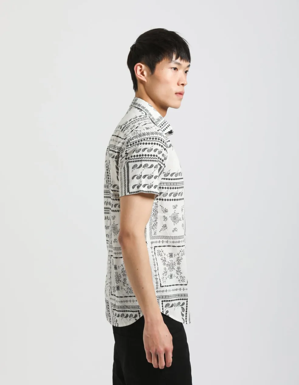 Camicia mezza manica 100% cotone con fantasia