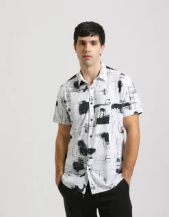 Camicia mezza manica in tessuto elastico con fantasia