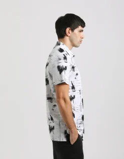 Camicia mezza manica in tessuto elastico con fantasia