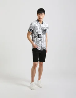 Camicia mezza manica in tessuto elastico con fantasia