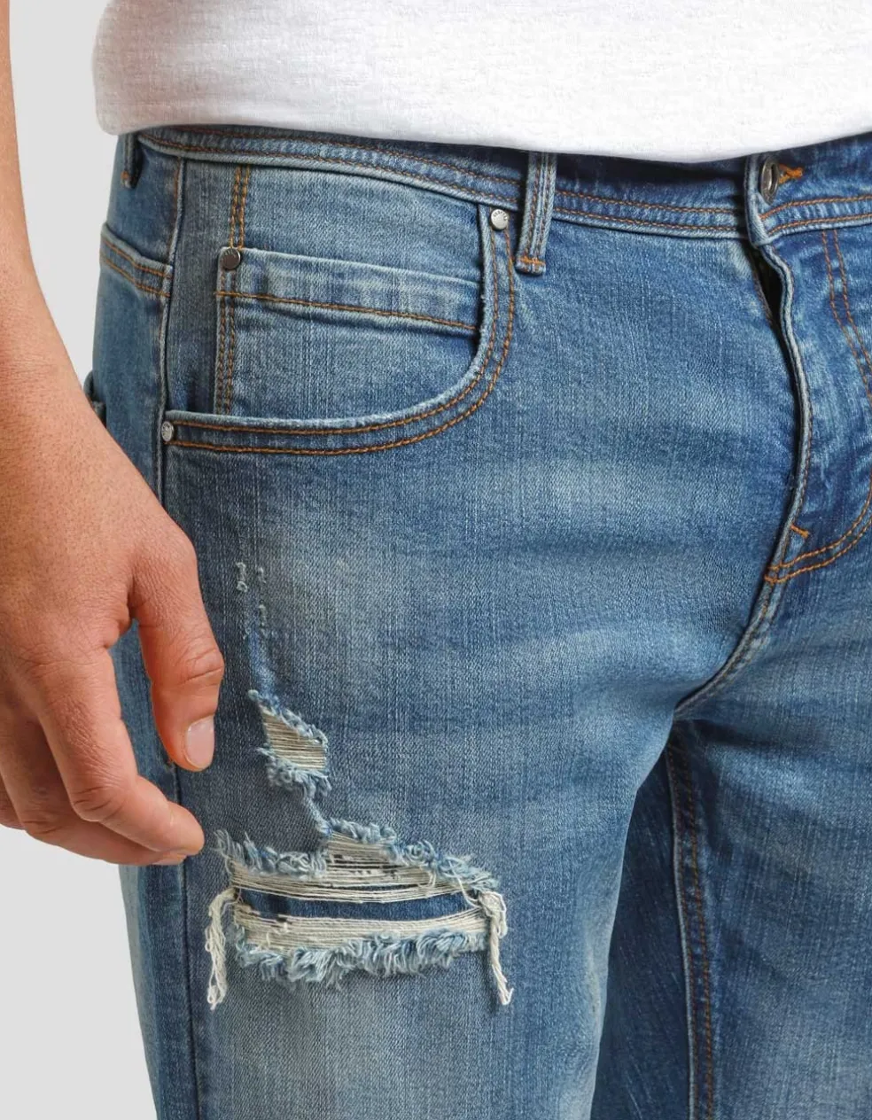 Jeans skinny fit con strappi