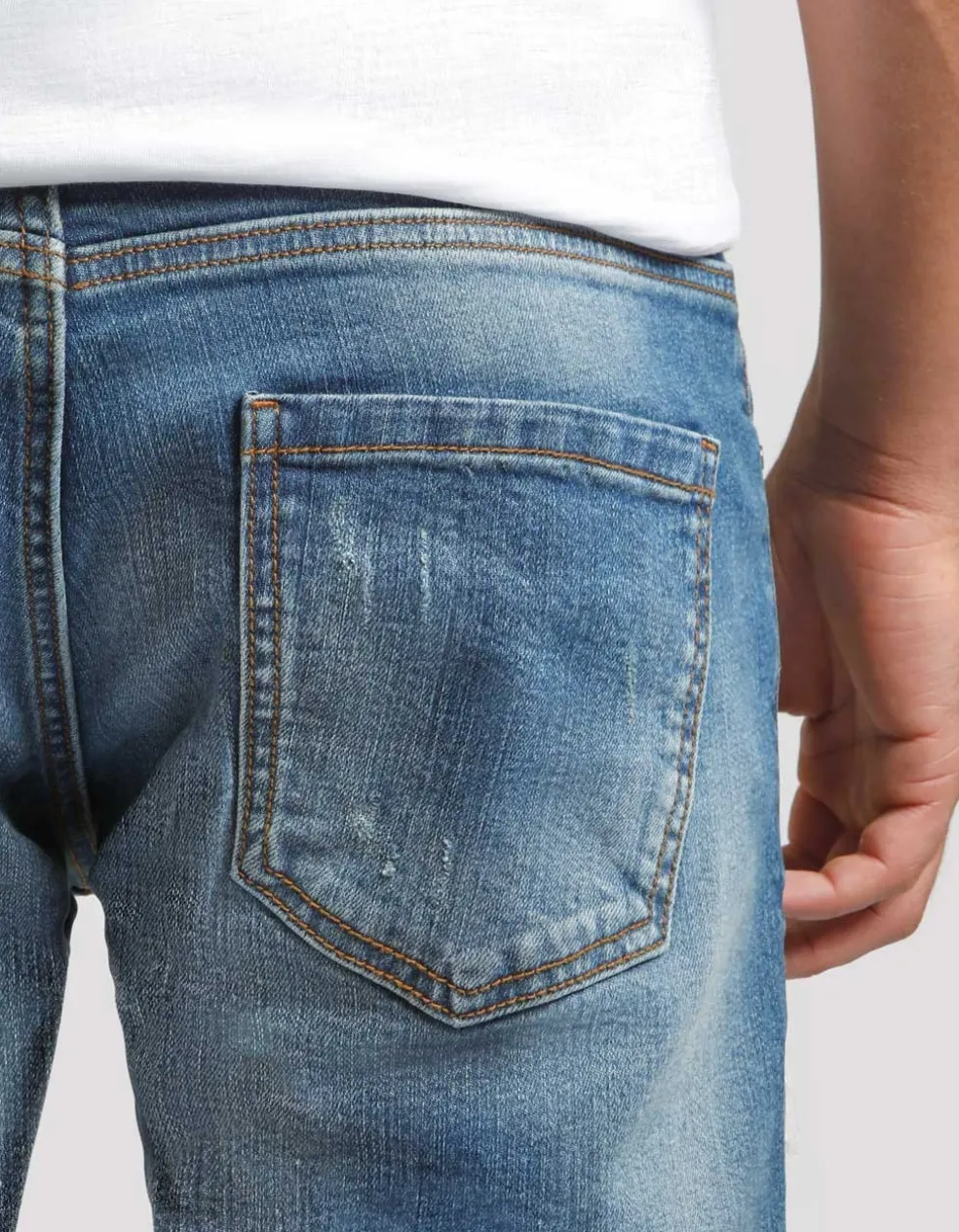 Jeans skinny fit con strappi