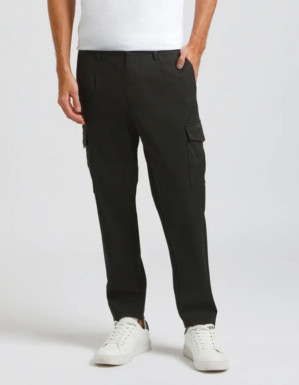 Pantaloni cargo