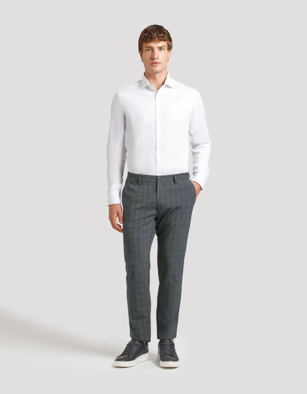 Pantaloni chino con fantasia a quadri