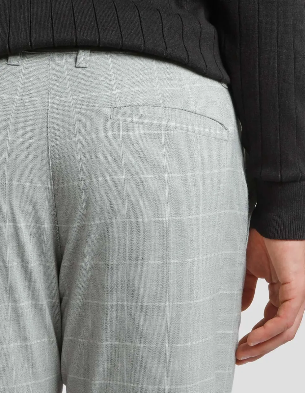 Pantaloni chino con fantasia a quadri