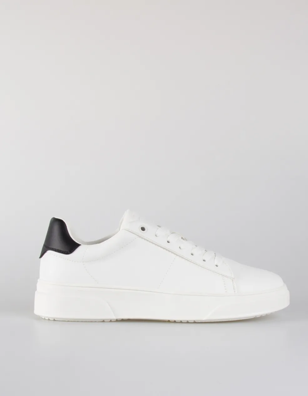 Sneakers effetto pelle