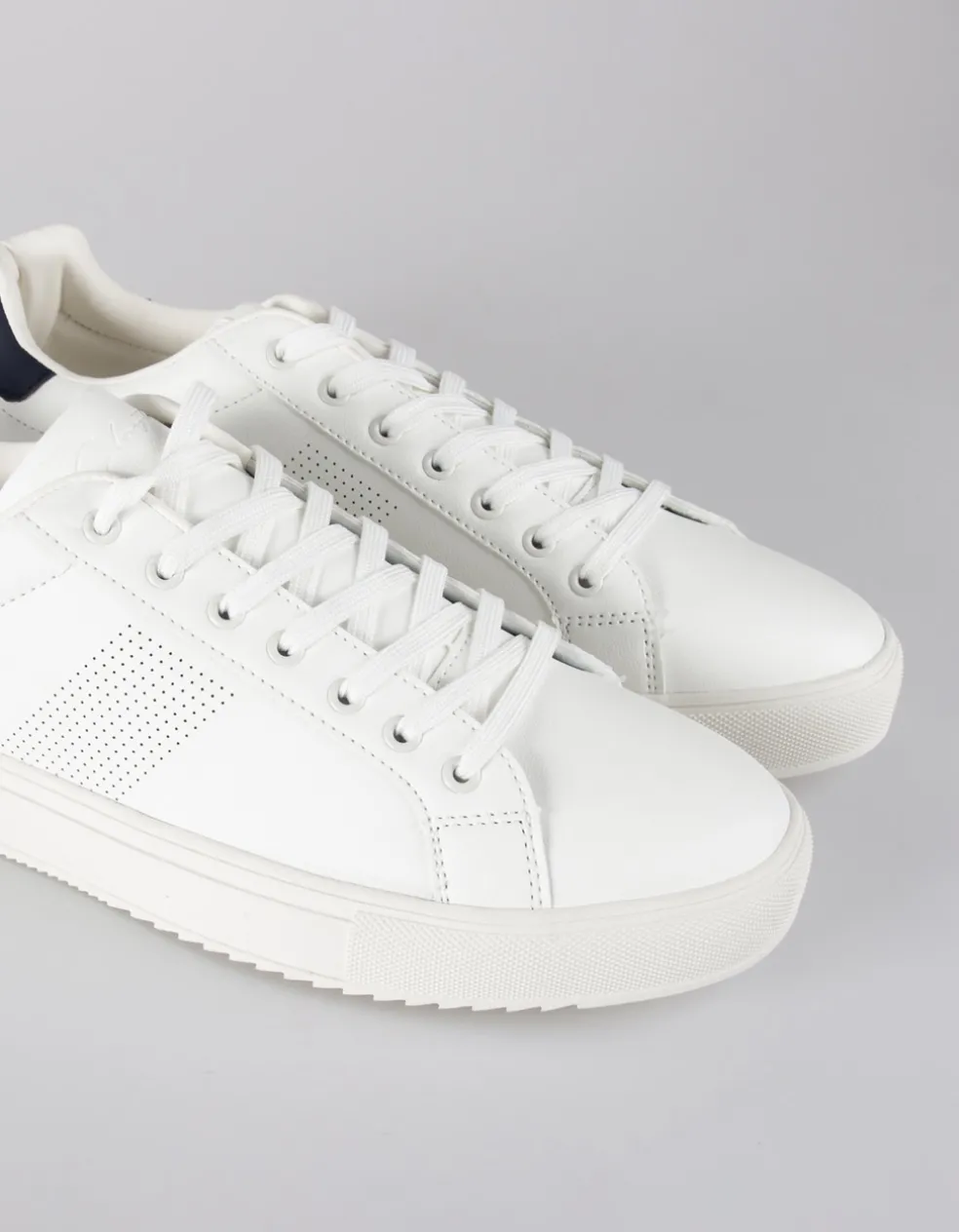 Sneakers effetto pelle
