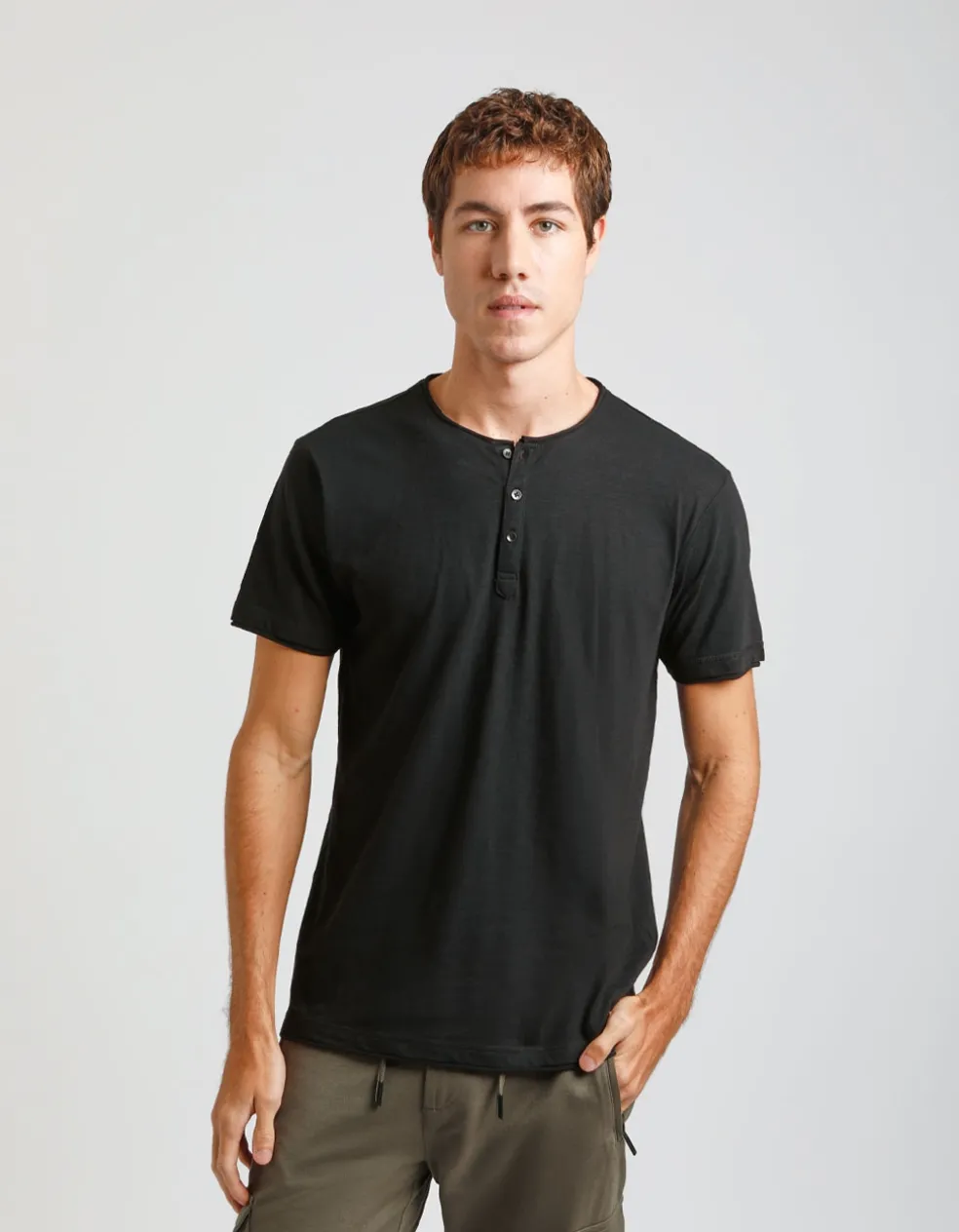 T-shirt collo serafino