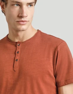 T-shirt collo serafino