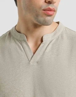 T-shirt con scollo a V