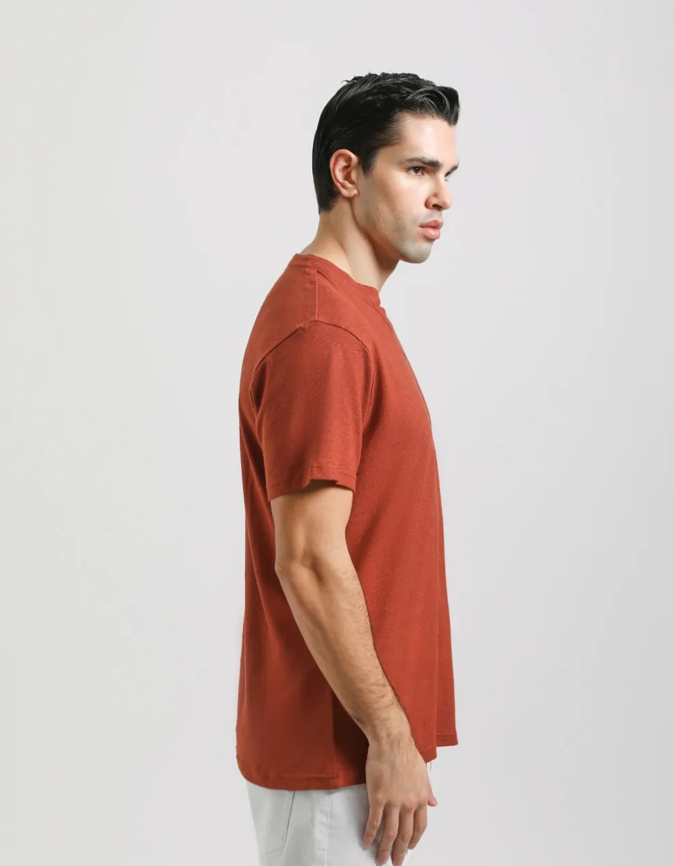 T-shirt con scollo a V