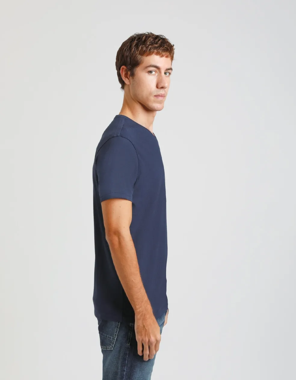 T-shirt con scollo a V