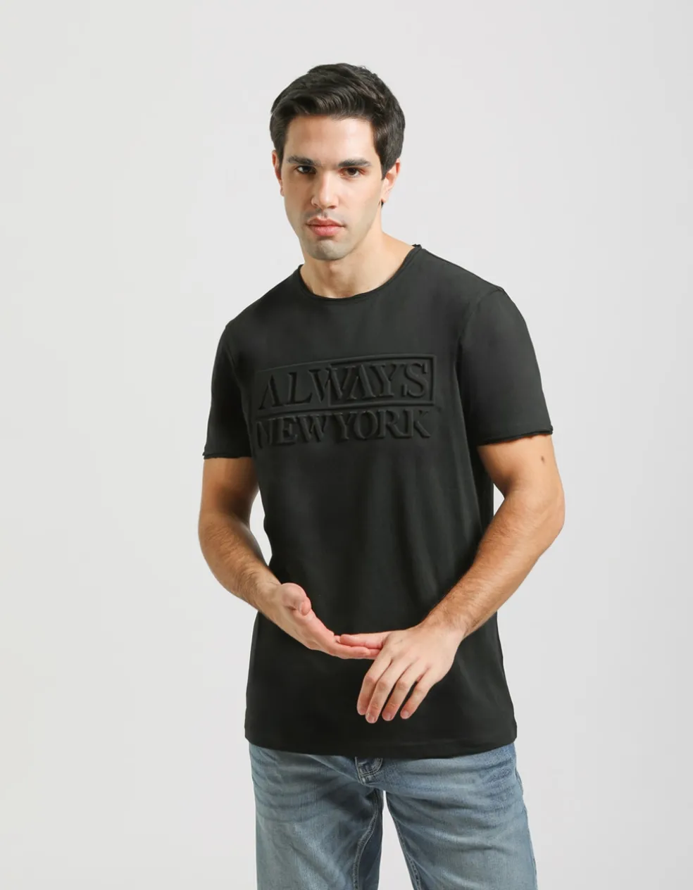 T-shirt con stampa a rilievo