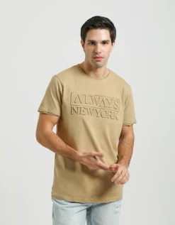 T-shirt con stampa a rilievo