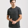 T-shirt con stampa a rilievo