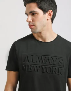 T-shirt con stampa a rilievo