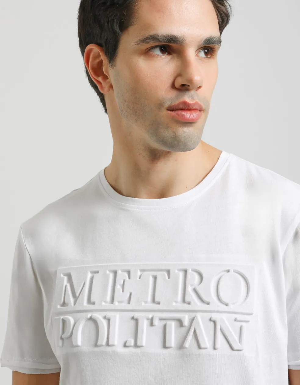 T-shirt con stampa a rilievo