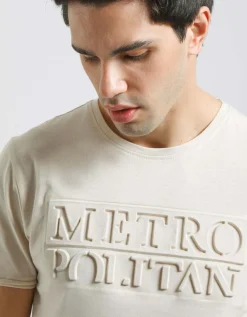 T-shirt con stampa a rilievo
