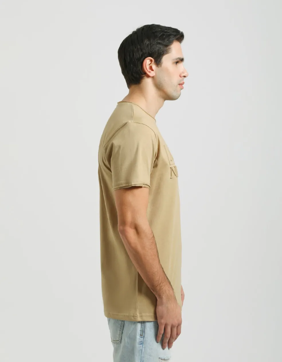T-shirt con stampa a rilievo