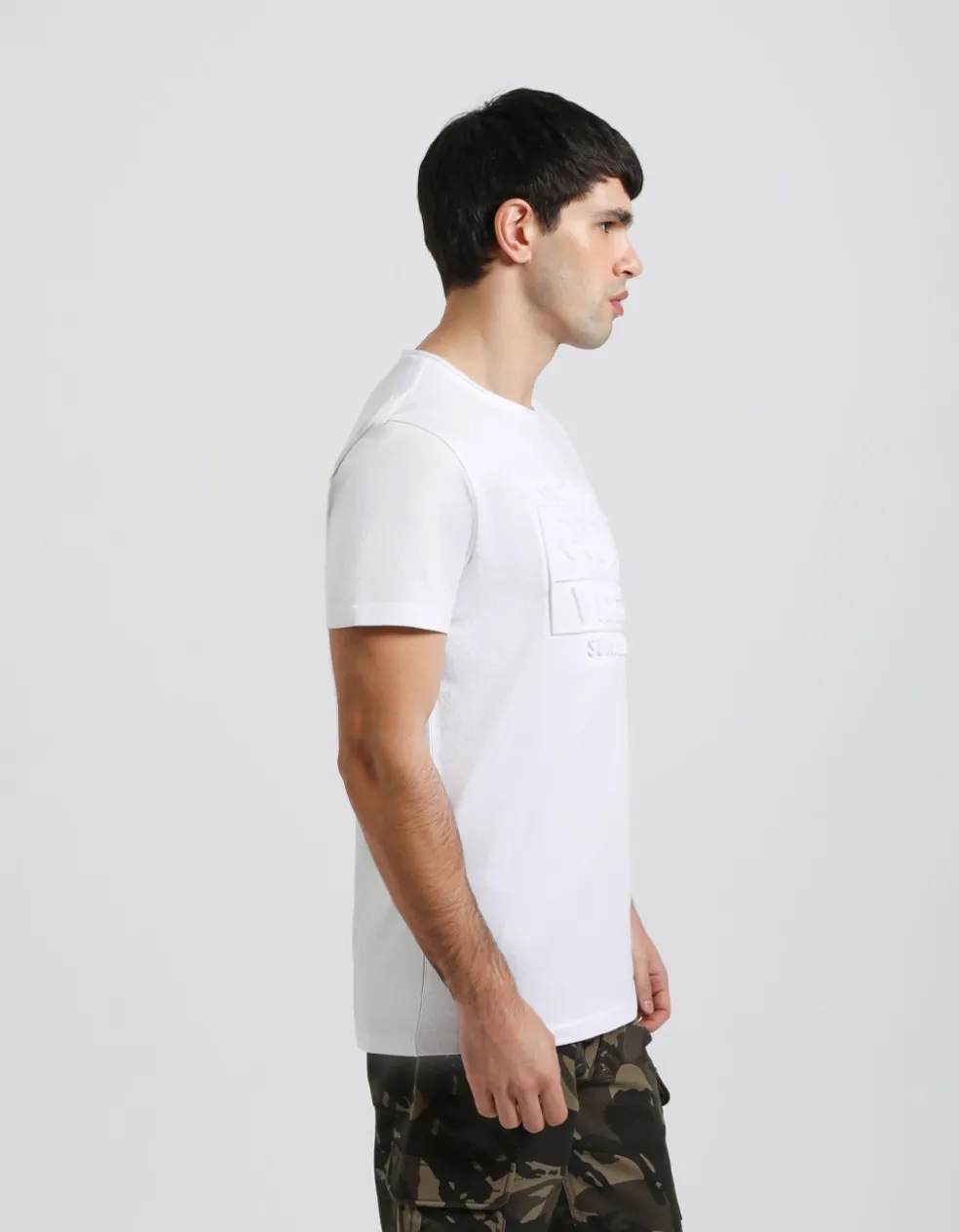 T-shirt con stampa a rilievo