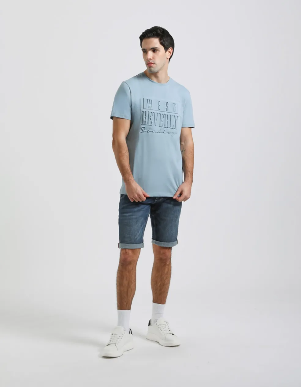 T-shirt con stampa a rilievo