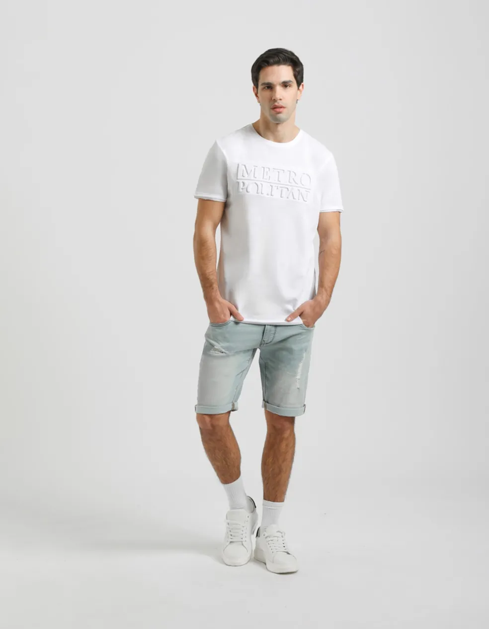 T-shirt con stampa a rilievo