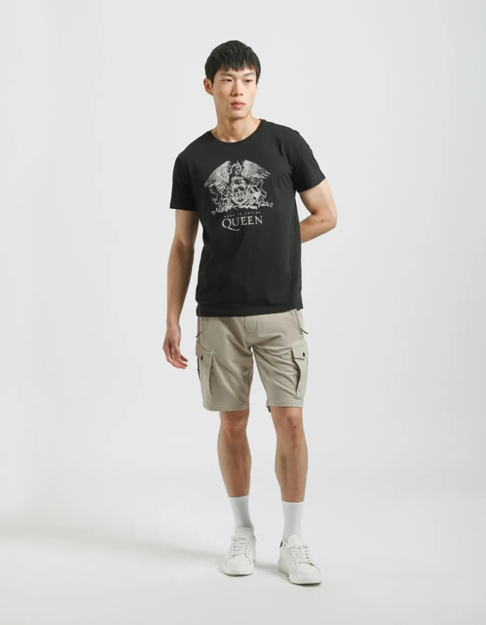 T-shirt con stampa "QUEEN"