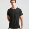 T-shirt con taschino