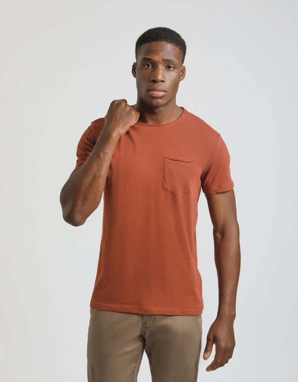 T-shirt con taschino