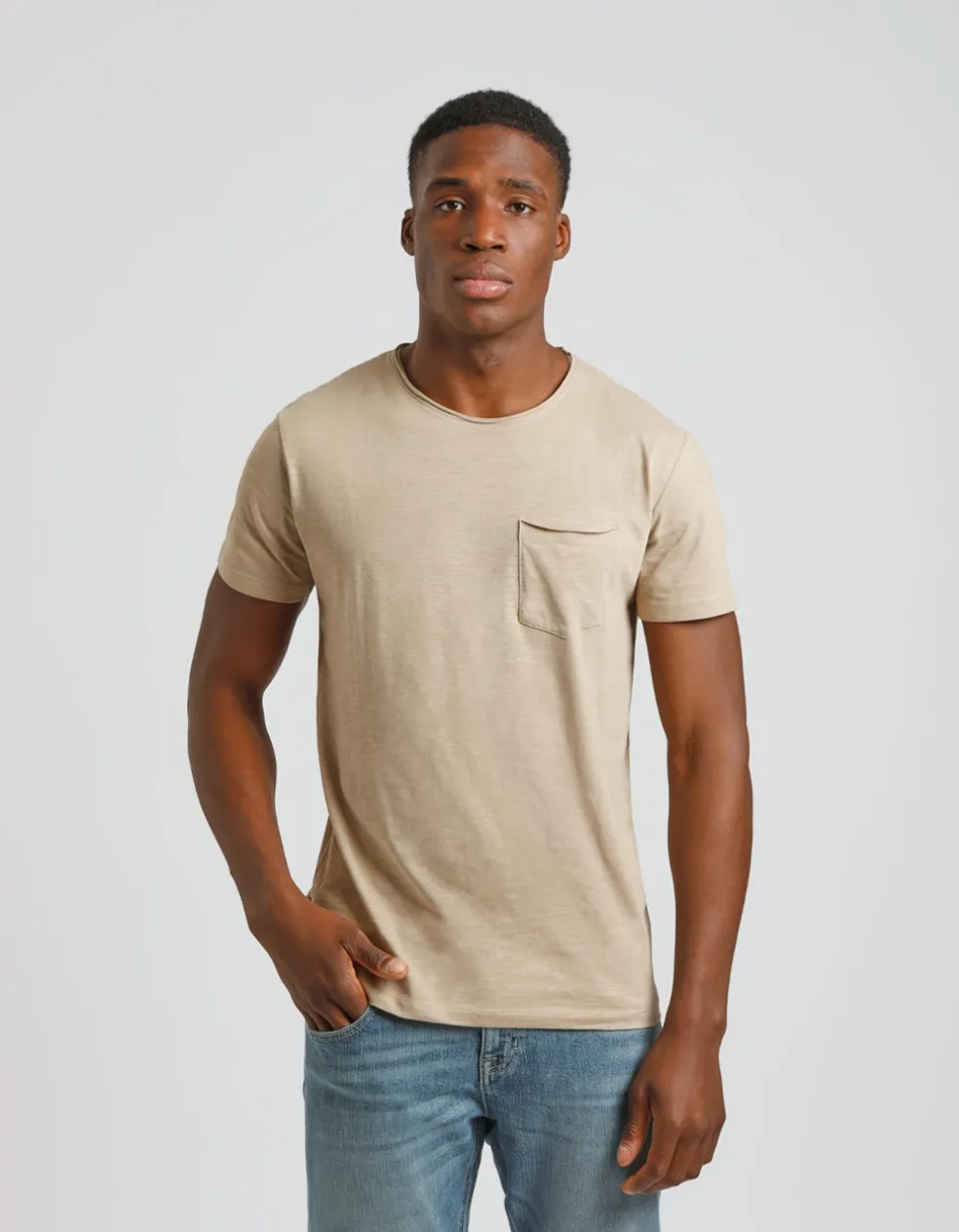 T-shirt con taschino
