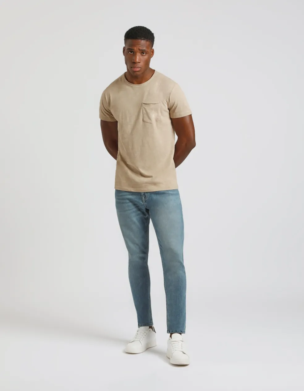 T-shirt con taschino
