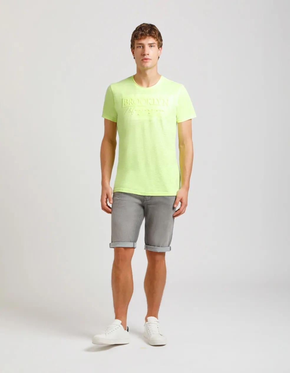 T-shirt fluo con stampa a rilievo